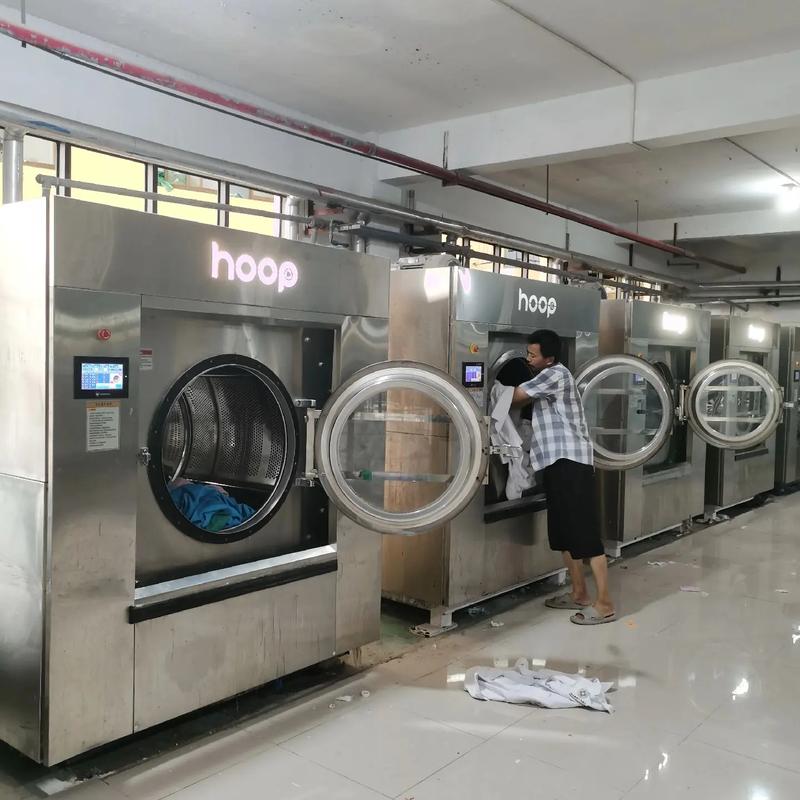 医疗洗涤工厂一般都需要配置哪些设备呢?#隔离式双开门洗衣机#